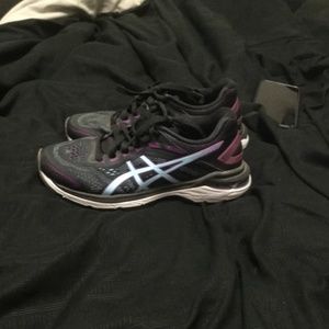Size 6 ASICS